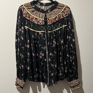 Free People XL floral flowy button up top. XL